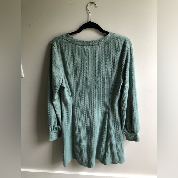 Women’s XL Sage Green Ribbed Cable Tunic Blouse With Bell Sleeves Cuffed - Picture 5 of 6